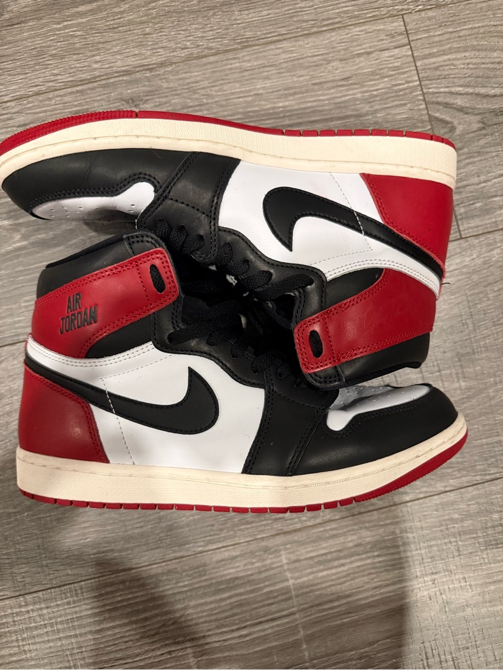 Air Jordan 1 Retro High OG 'Black Toe Reimagined